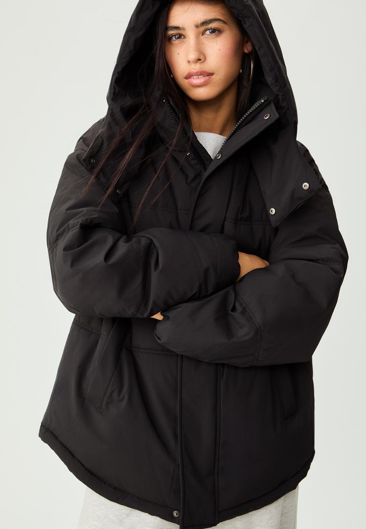 cazadora oversize acolchada capucha