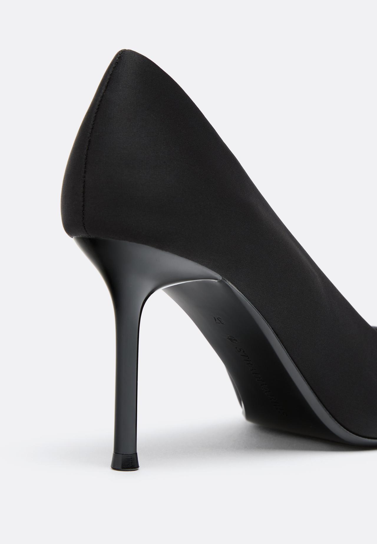 Basic heeled shoes — BLACK