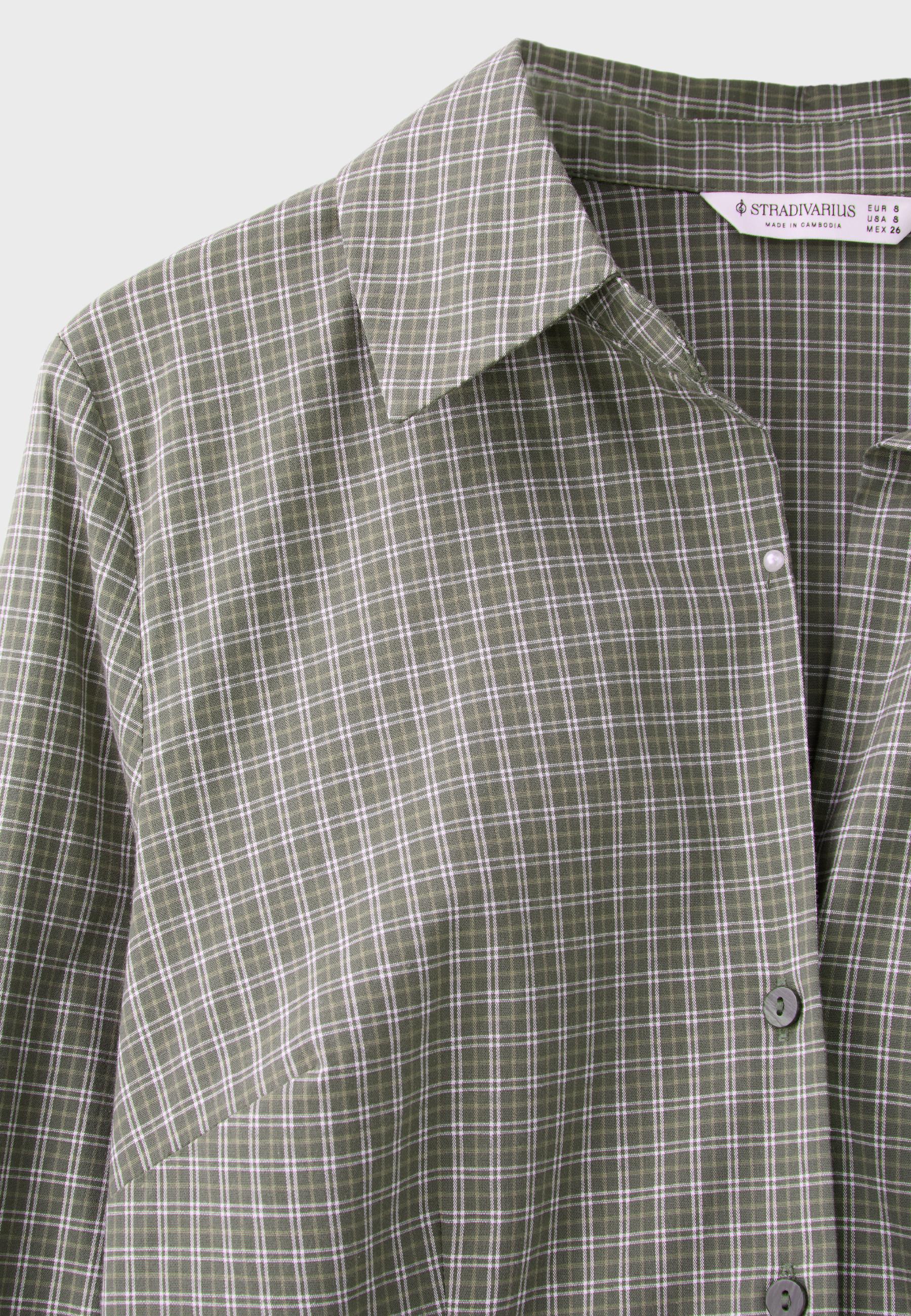 Stradivarius Basic dar kesim gömlek görsel 5