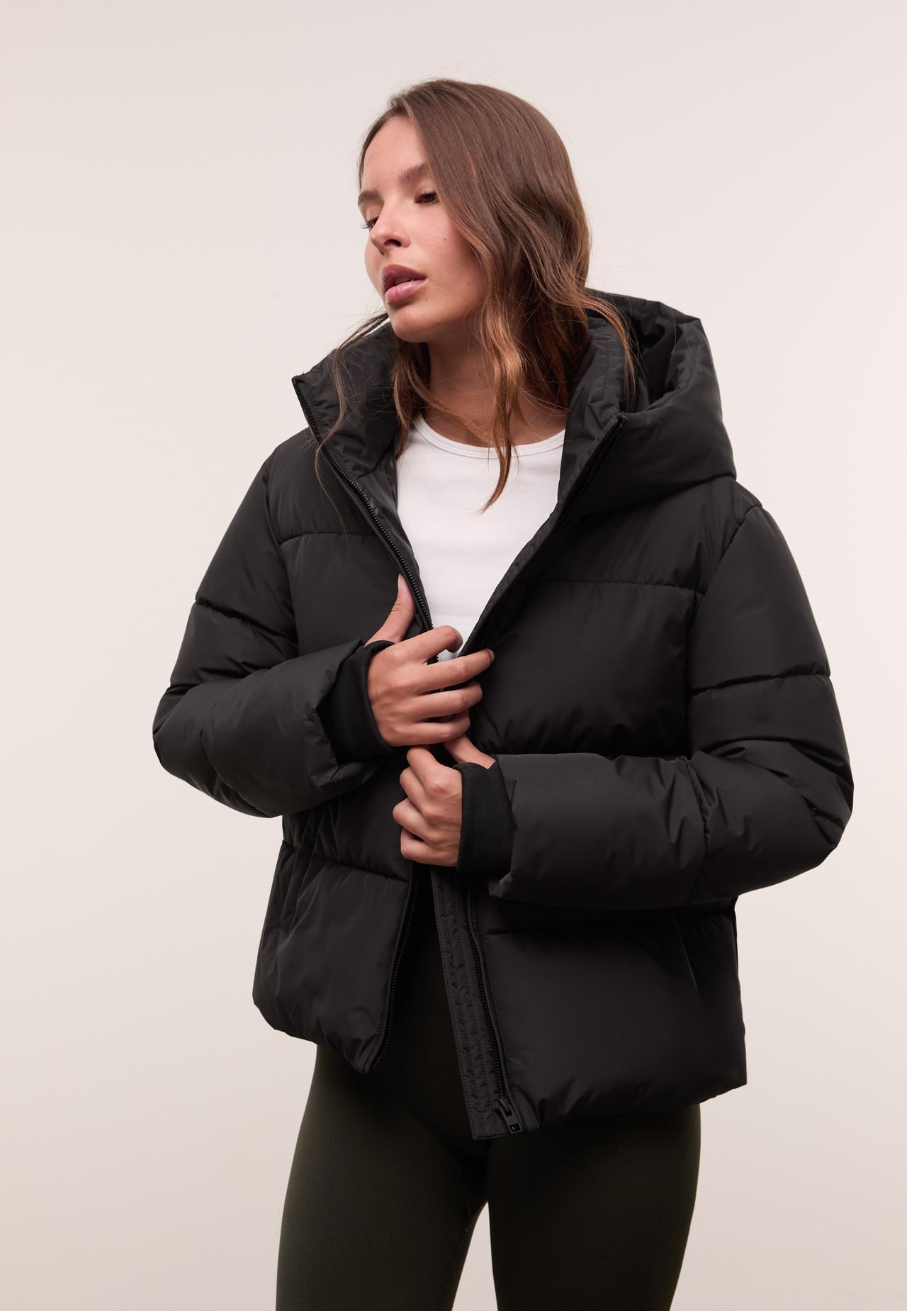 Doudoune rembourrée basique à capuche - Mode femme | Stradivarius France