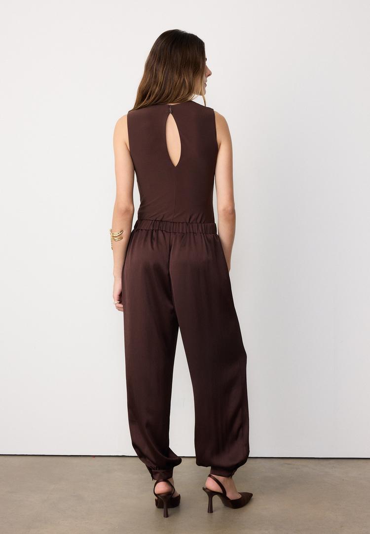 Stradivarius Σατινέ Ολόσωμη Φόρμα Με Λαιμόκοψη Halter Καφέ S φωτογραφία