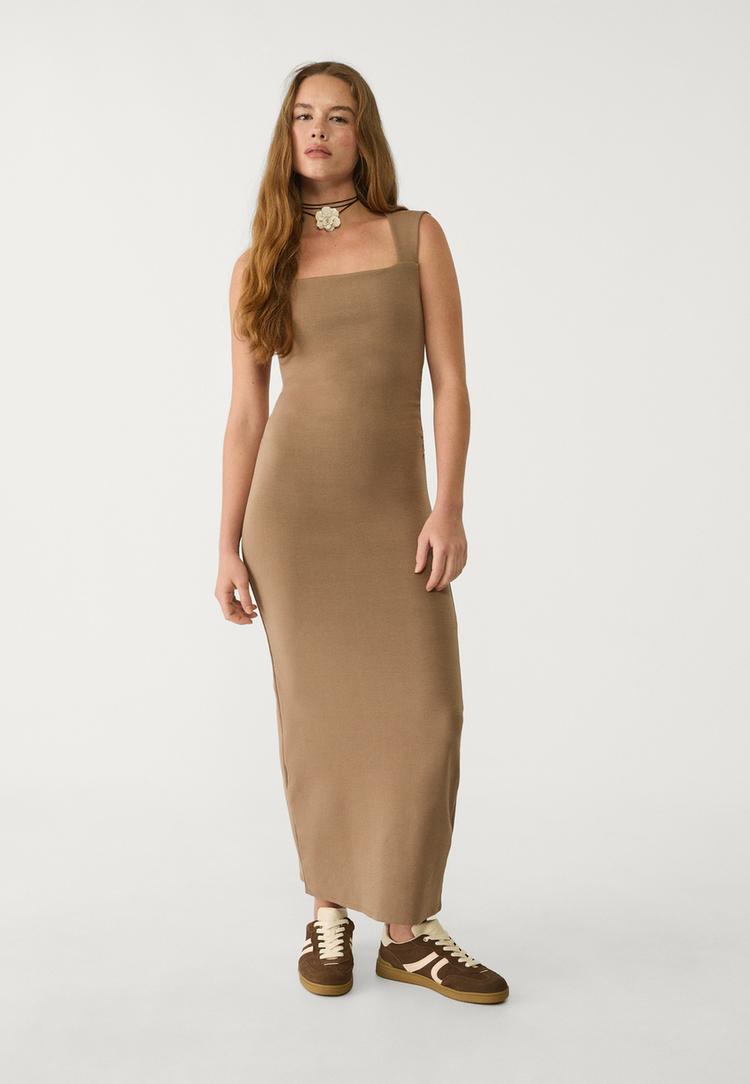 vestito midi scollo quadrato