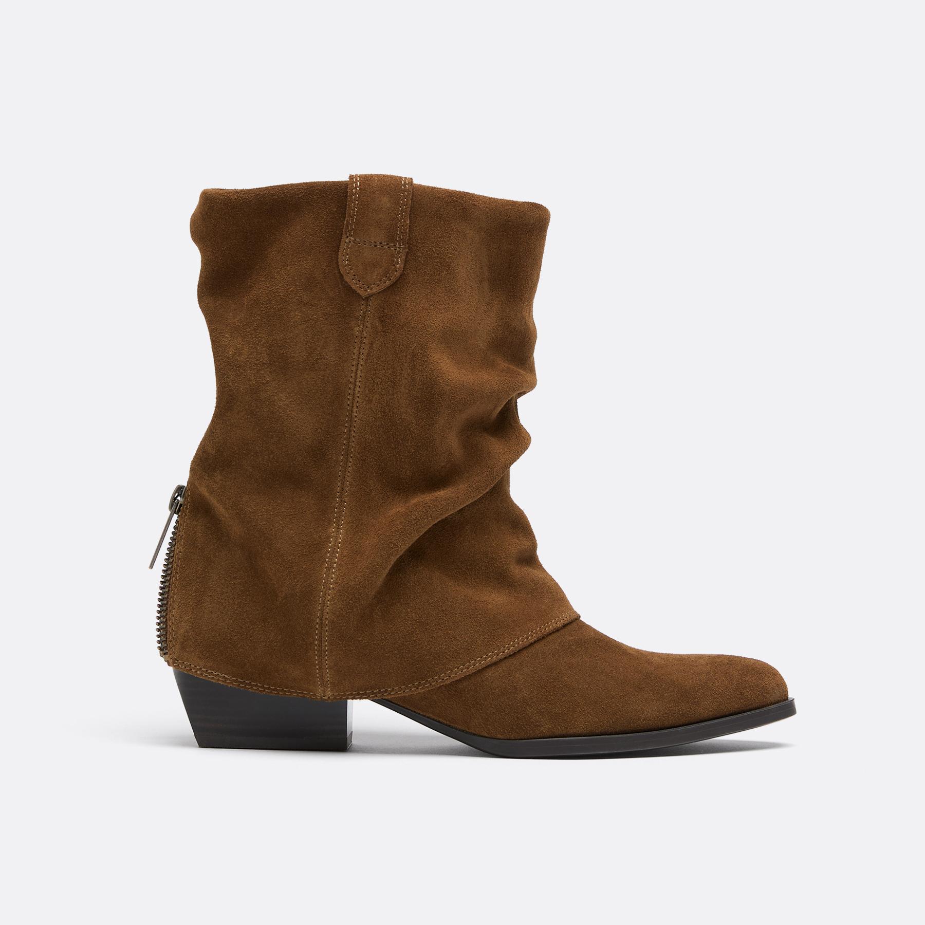 Leather slouchy cow-style mid-heel joots — TAN