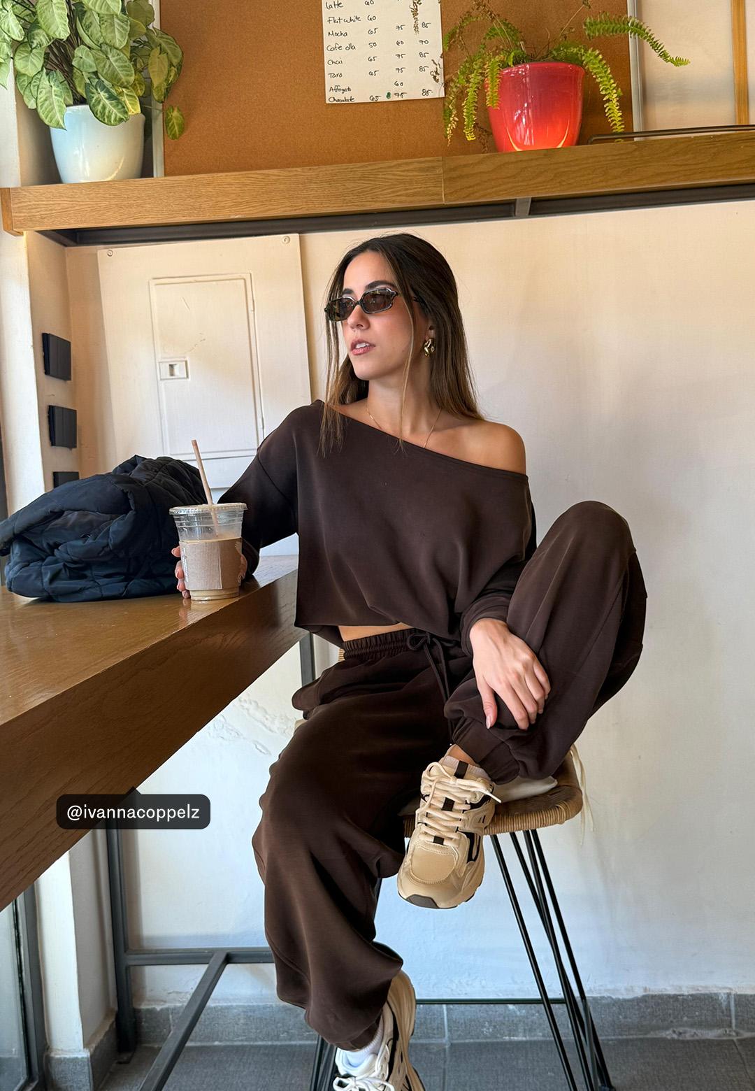 Soft-touch off-the-shoulder sweatshirt — Brown