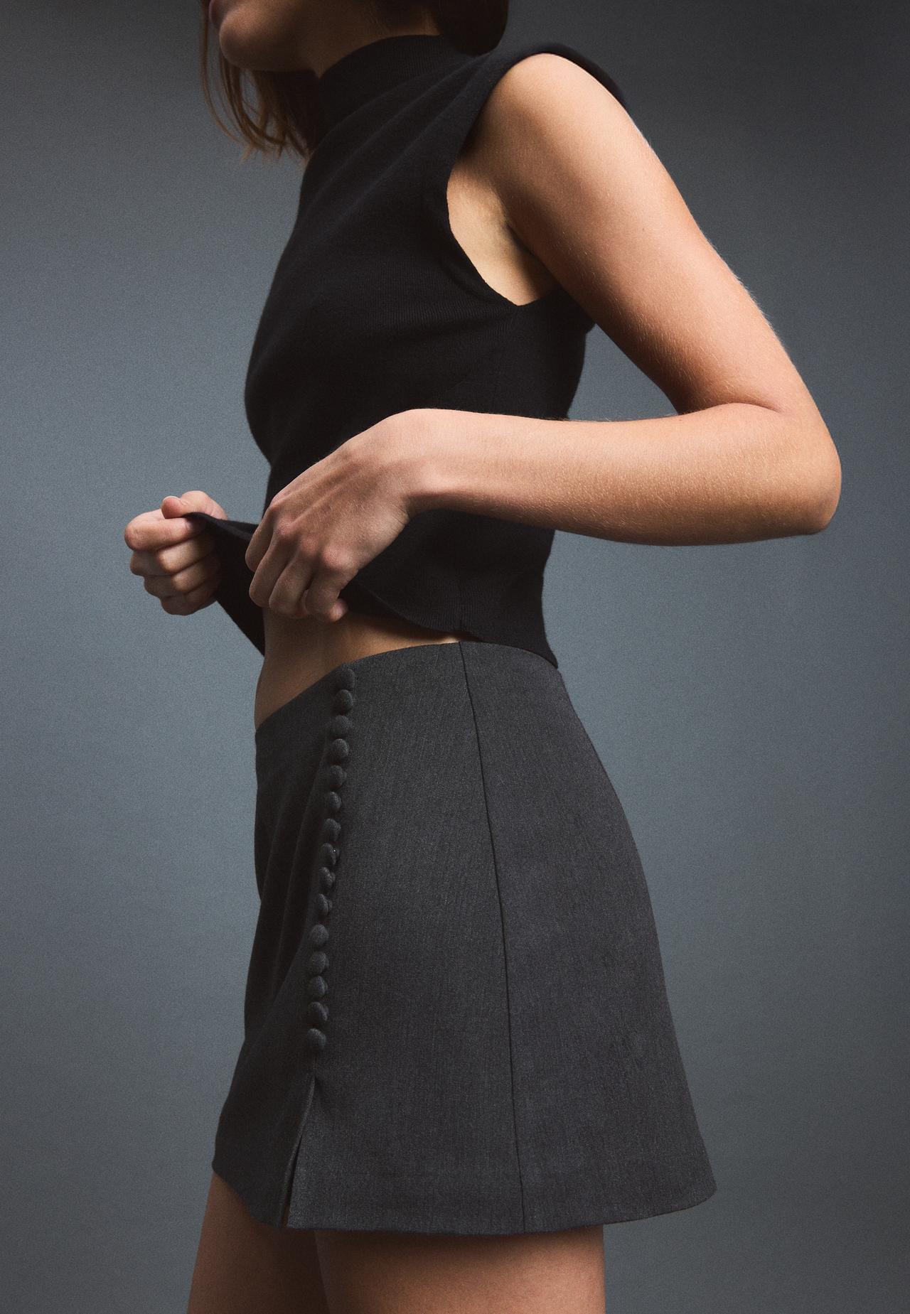 Button-detail smart mini skirt — Dark grey