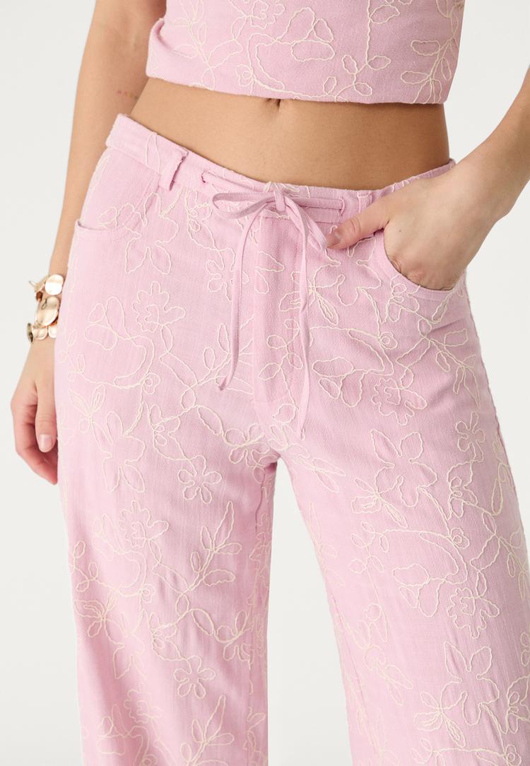 pantalon straight bordados con lino