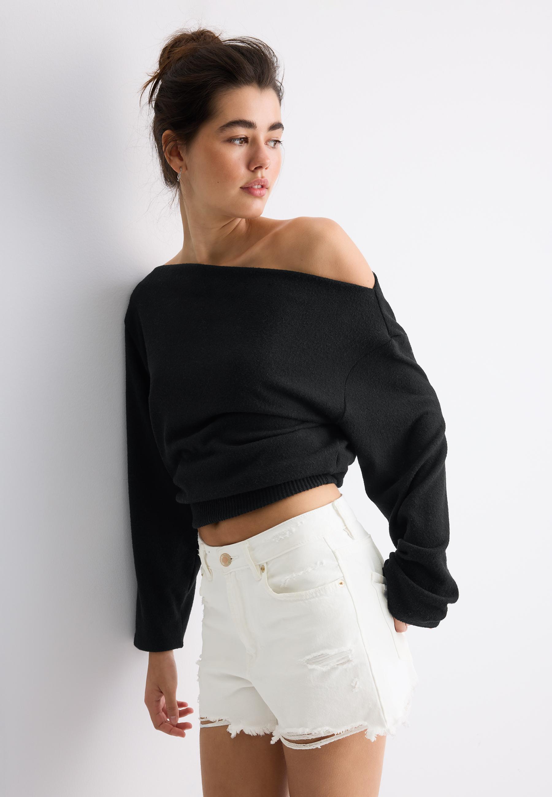 Boat neck knit T-shirt with sash belt — Black