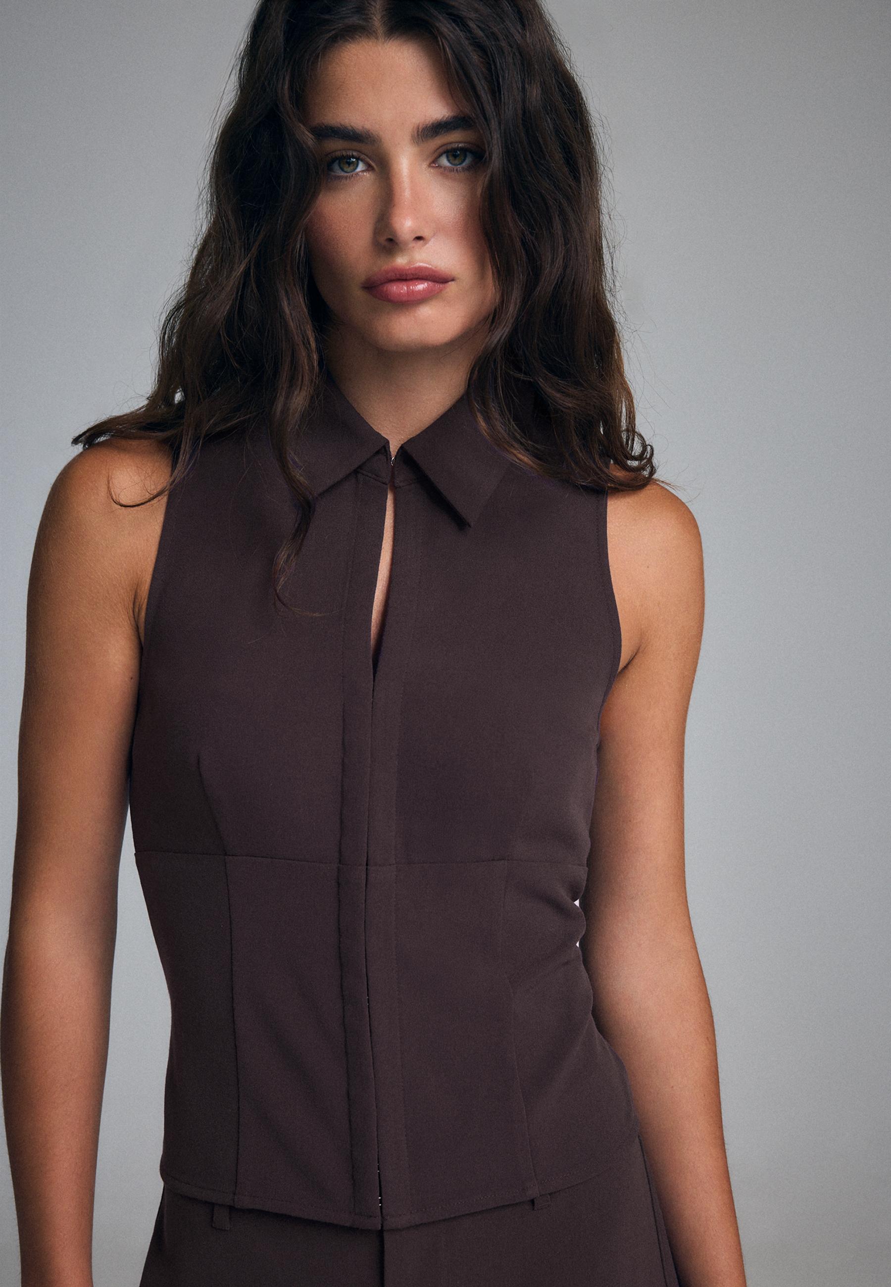 Sleeveless hook-and-eye top — Purple