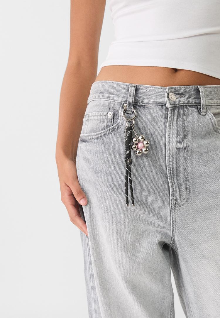 portachiavi con charm di fiore