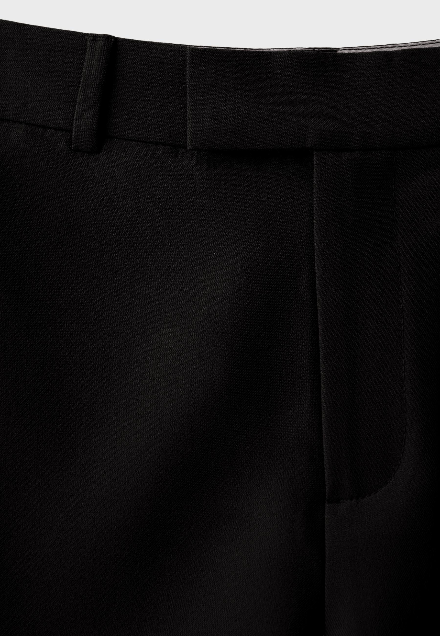 Tailored shorts with belt loops — Black