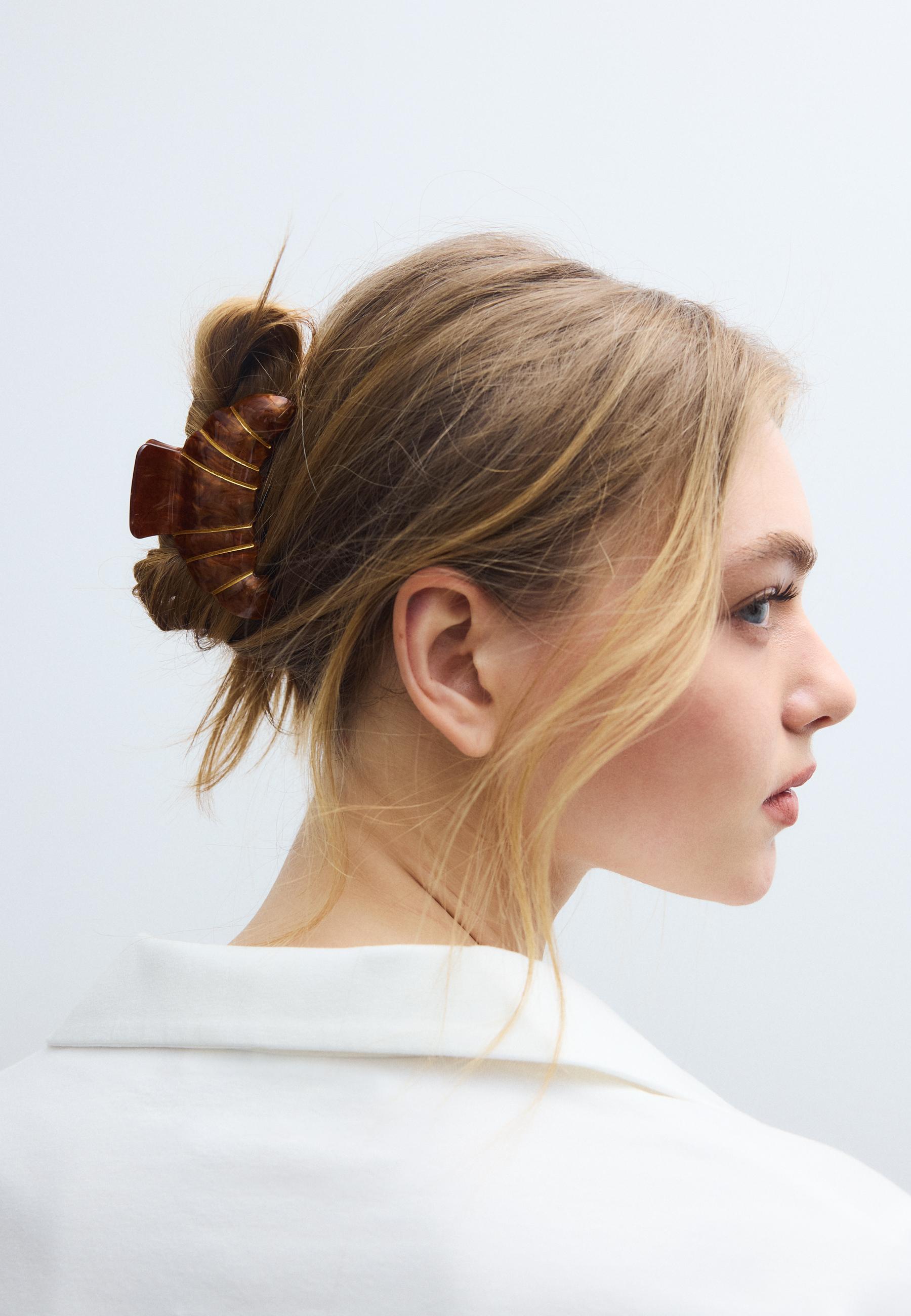 Croissant hair clip — Brown