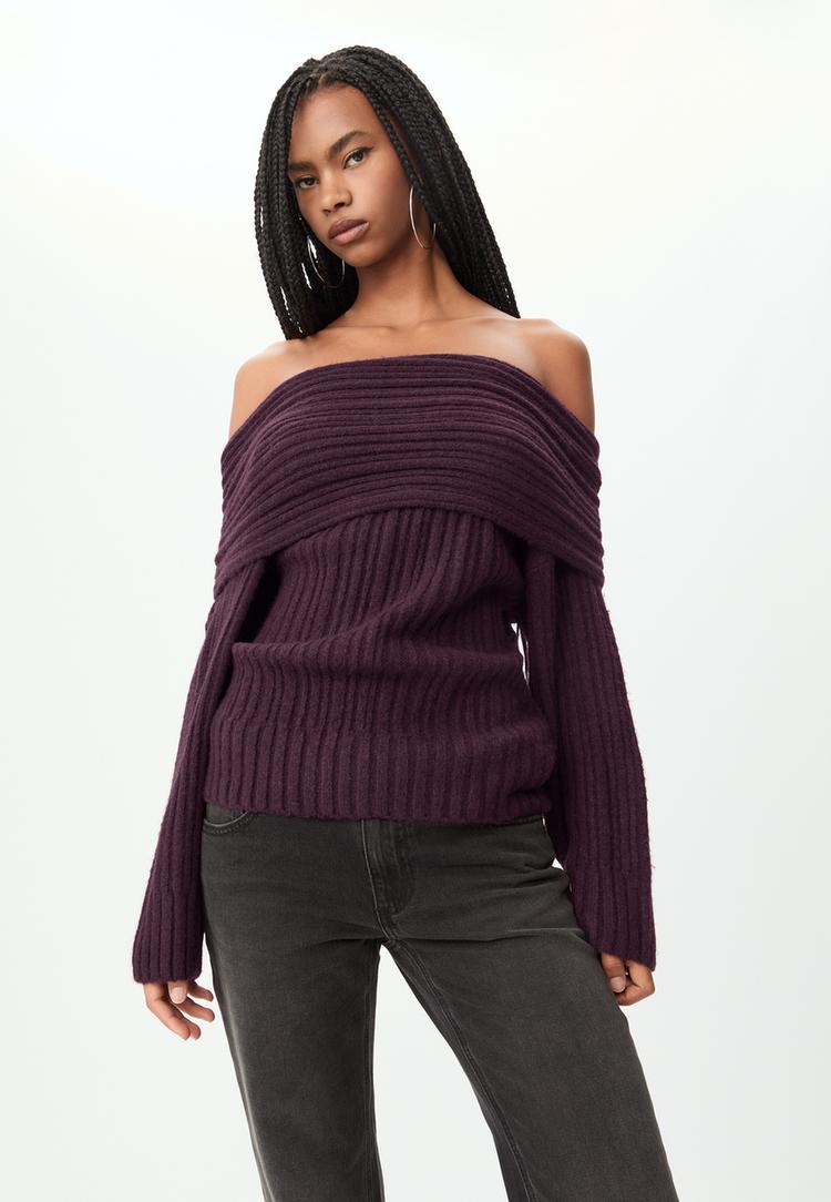 camisola de malha assimetrica com ombros descobertos