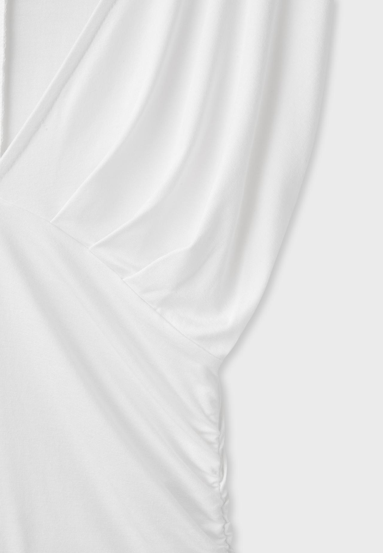 Long sleeve V-neck T-shirt — Ecru