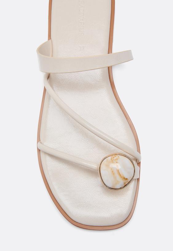 sandalias plana detalle piedra