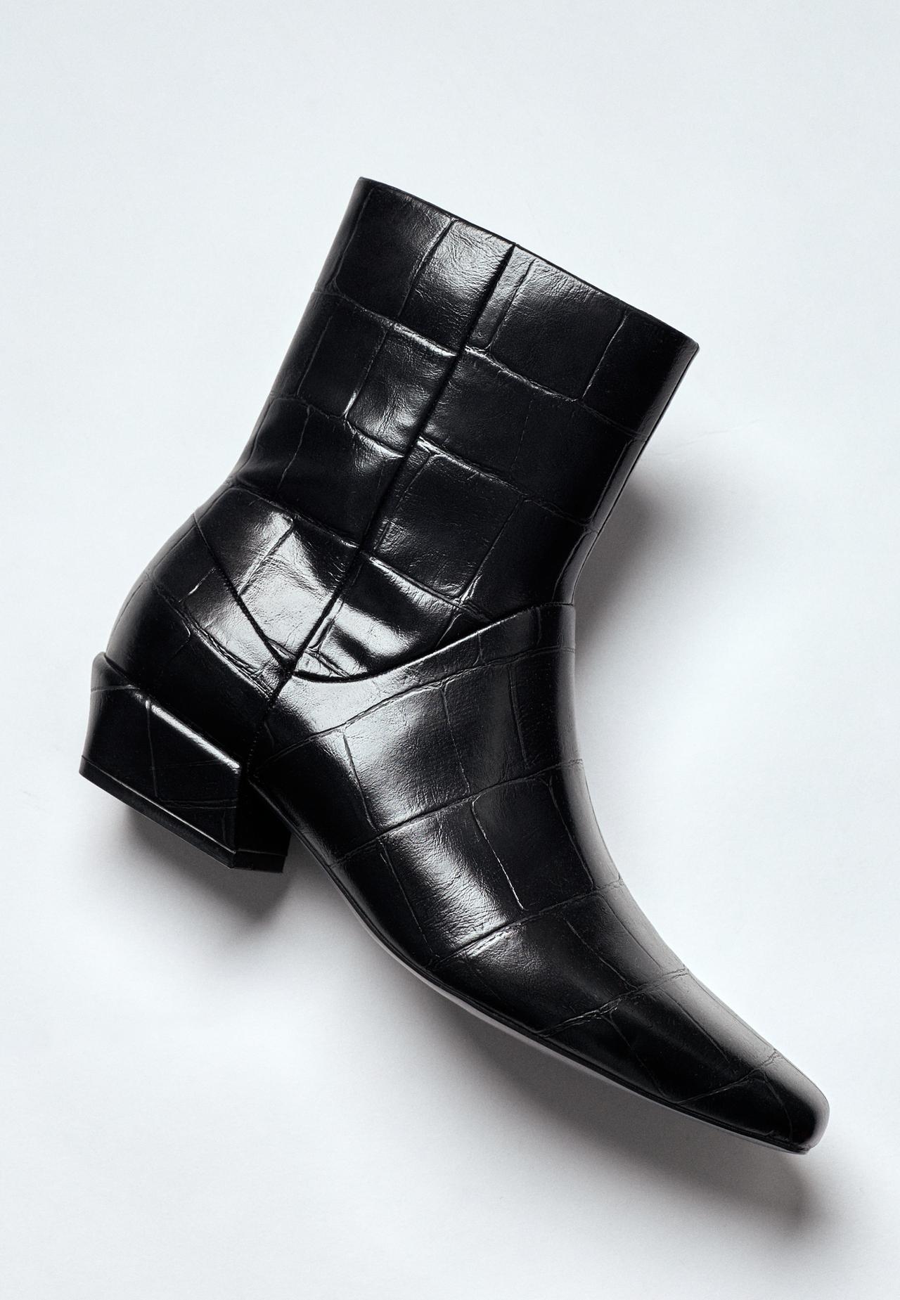 Croc-effect heeled ankle boots — BLACK 