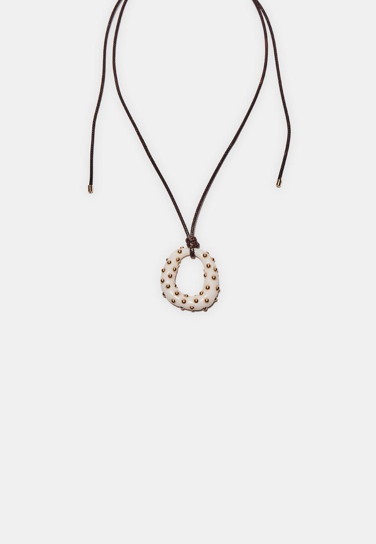 Stradivarius Colier Cu Șnur Și Talisman Ecru Os