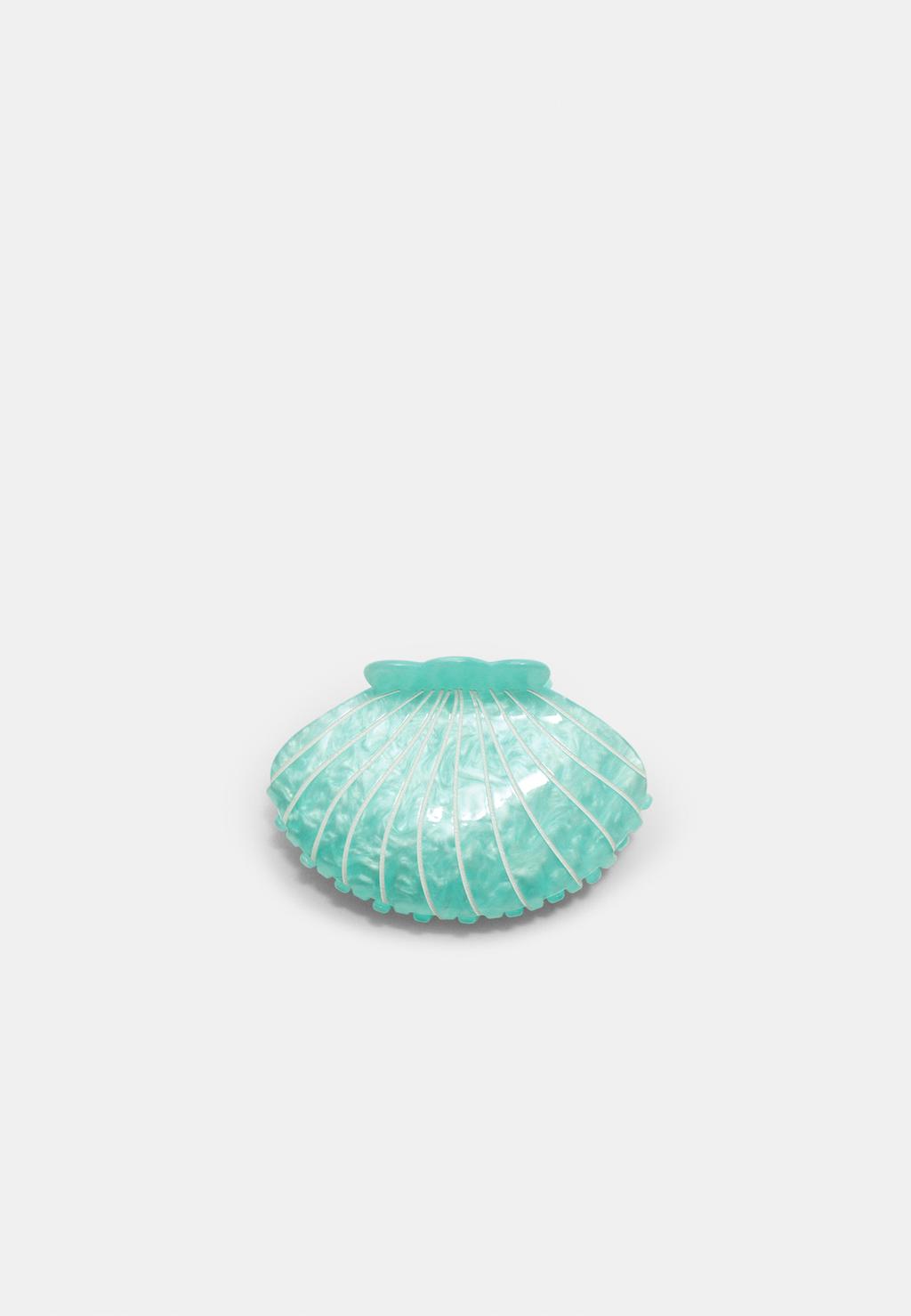 Seashell hair clip