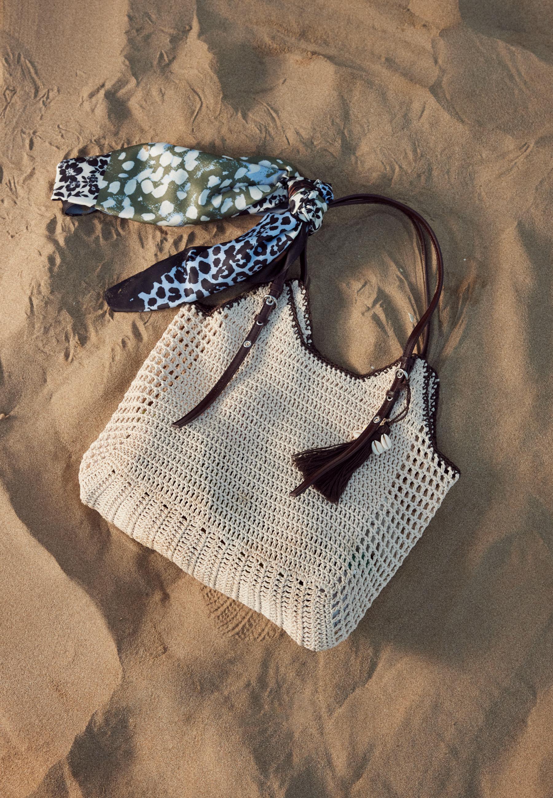 Crochet shoulder bag — Ecru