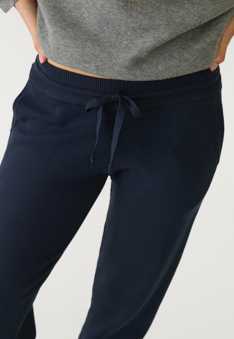 pantalon jogger punto