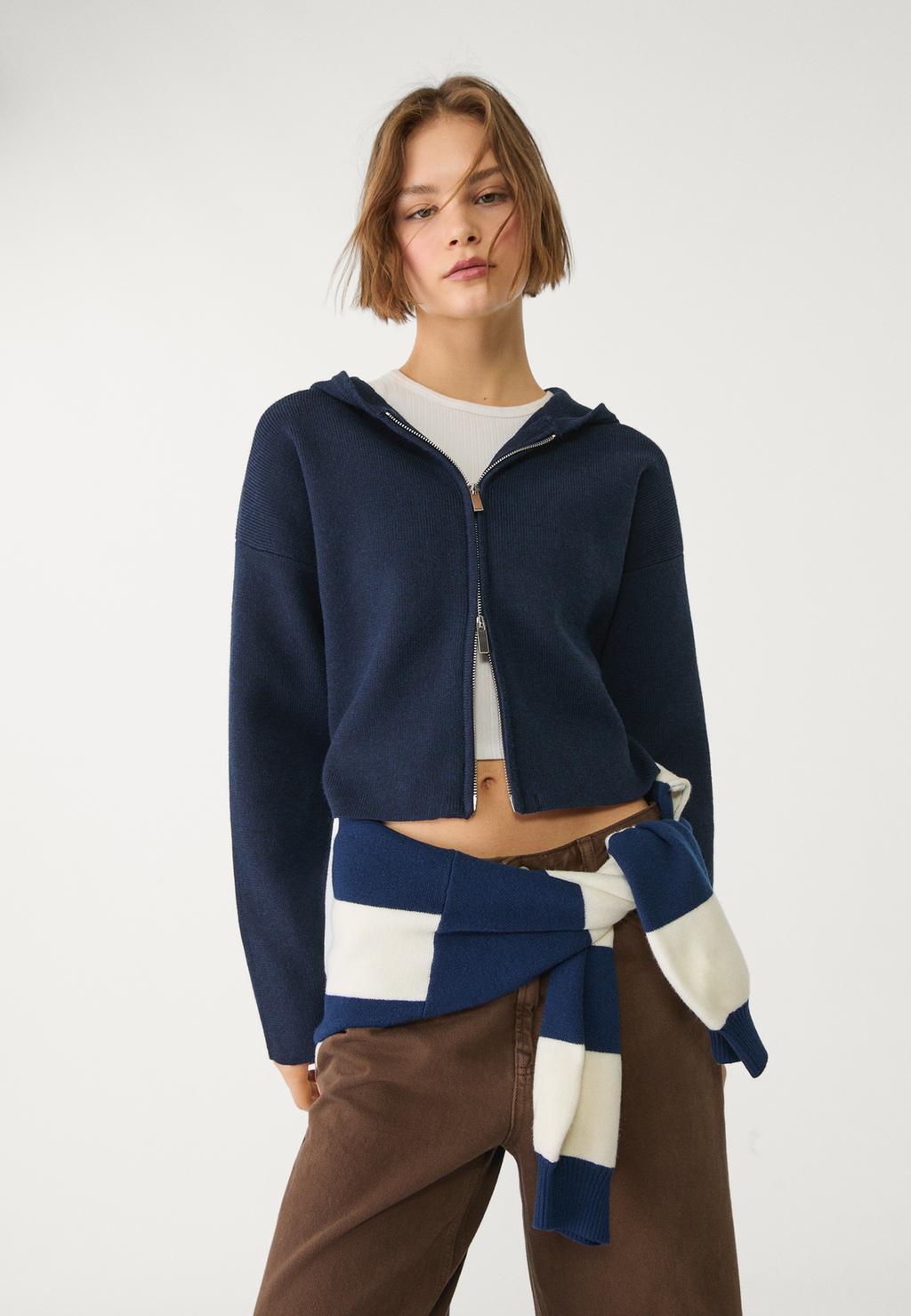 Zipped knit hooded jacket