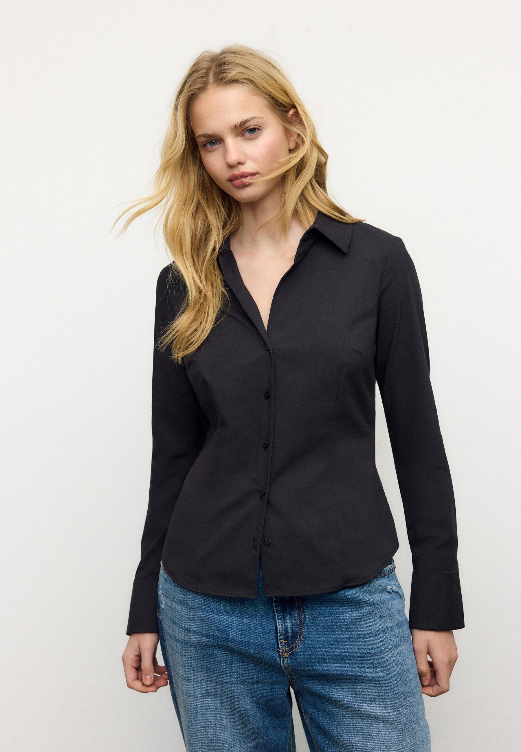Fitted Basic Shirt — Black