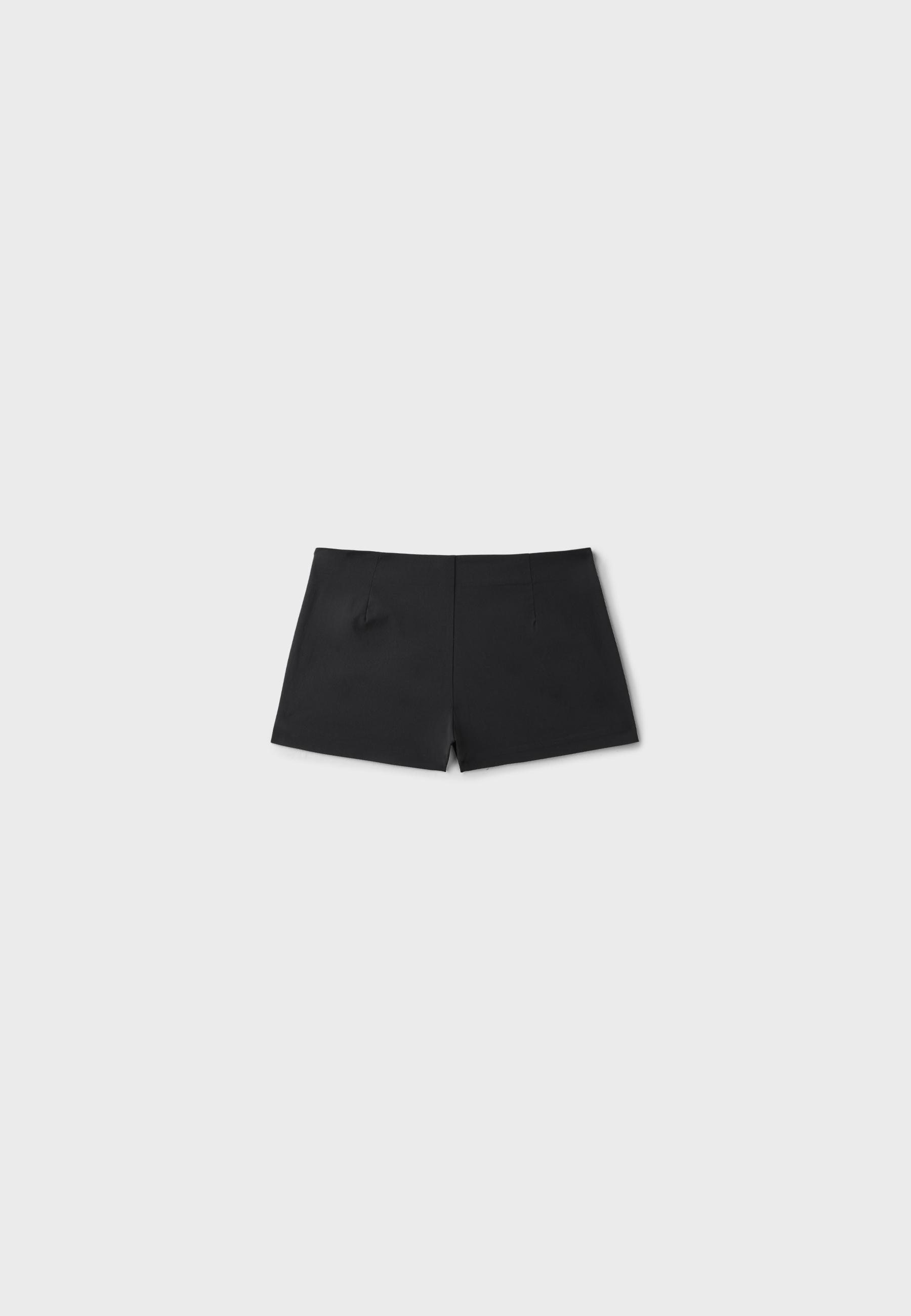 Fitted mini bengaline shorts — Black
