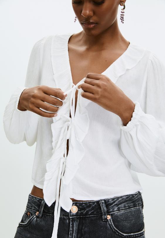 blusa fluida volantes