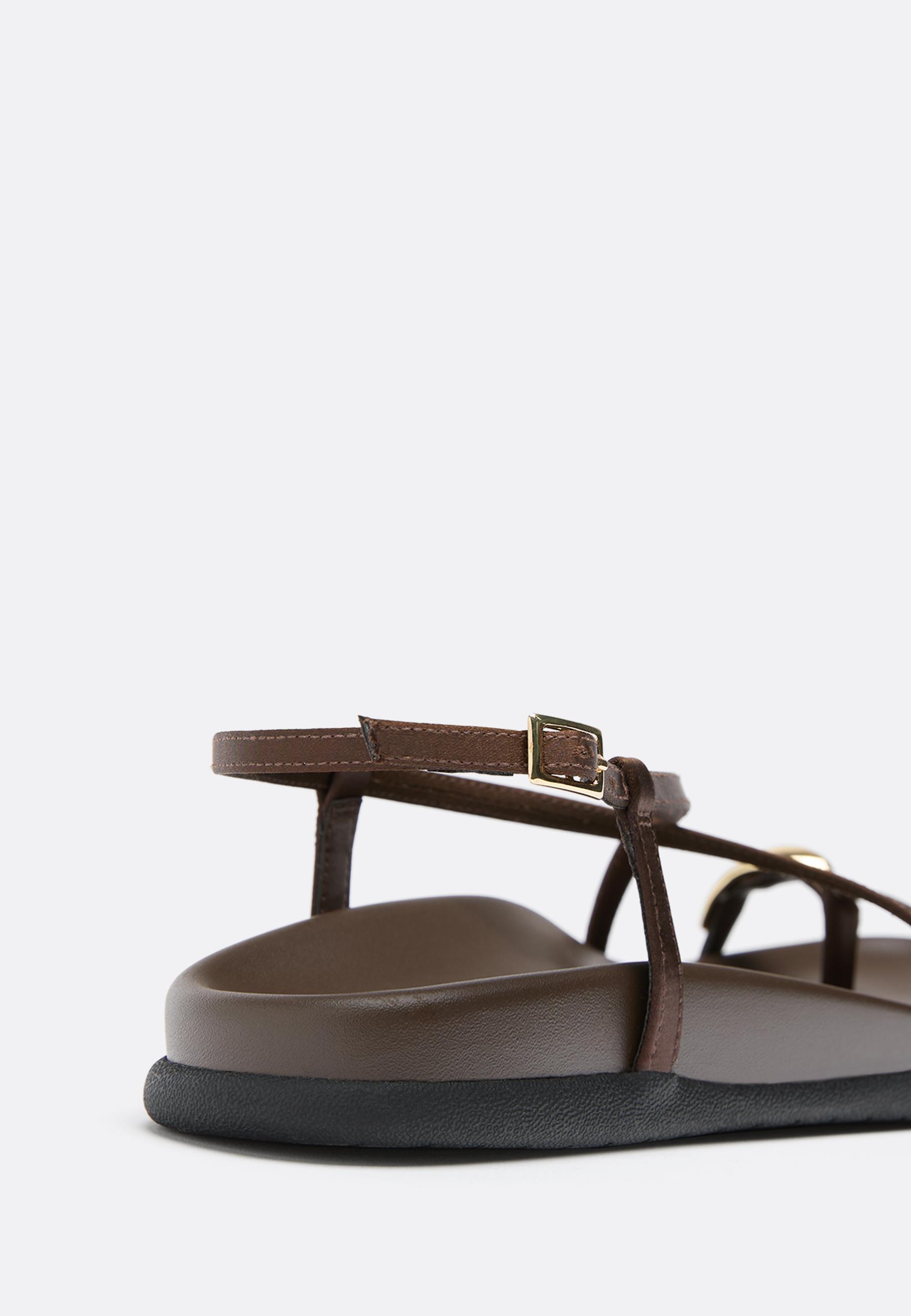 Flat strap detail sandals — BROWN