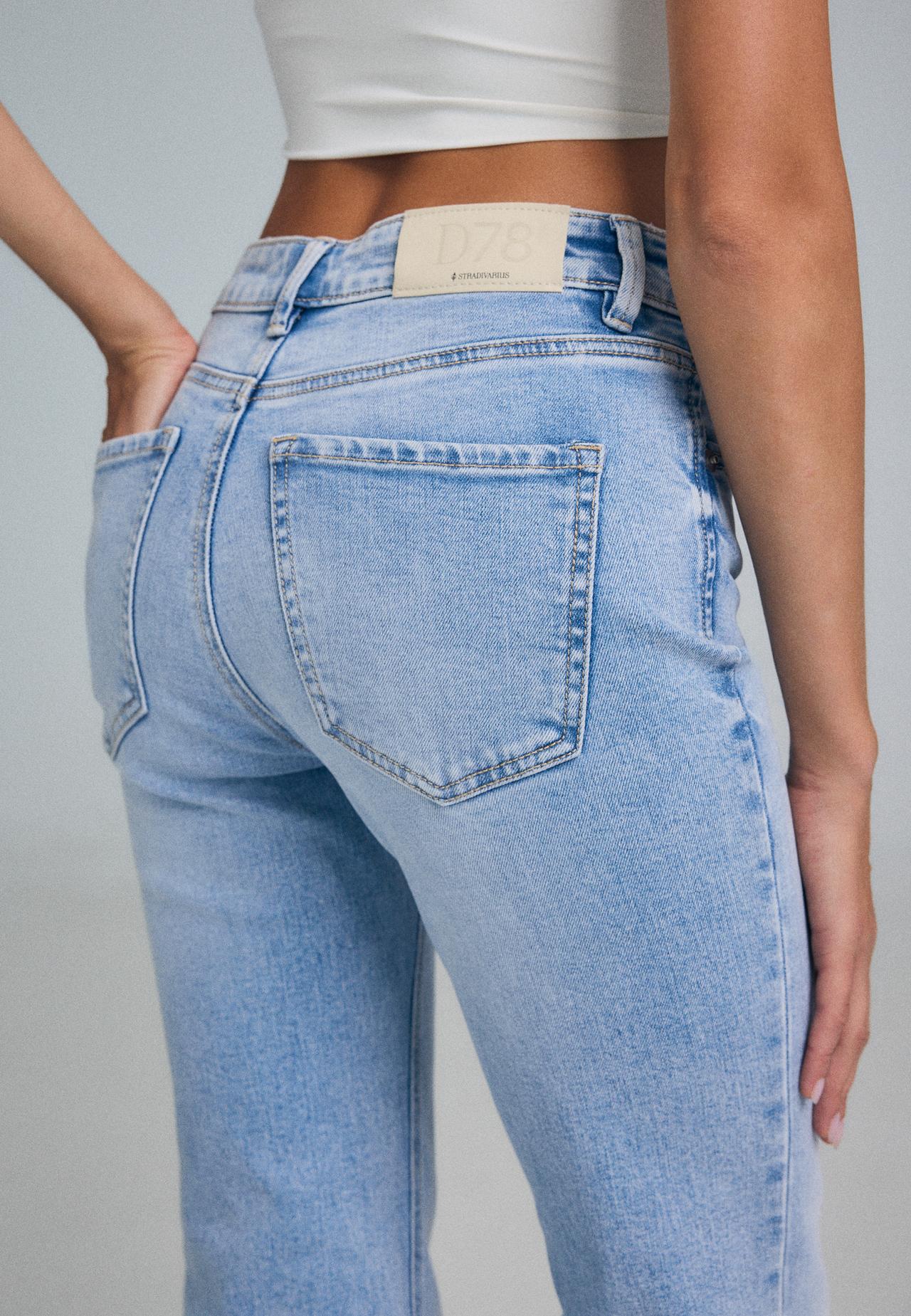 D78 cropped bell bottom jeans — LIGHT BLEACH