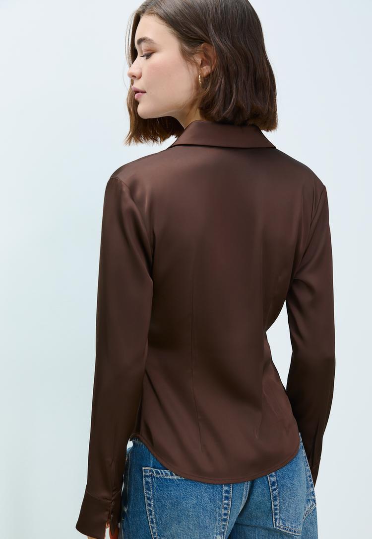 camisa fitted satinada