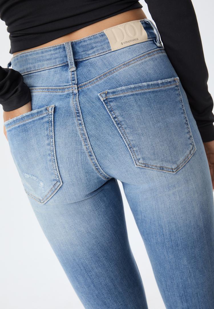 d07 regular waist skinny jeans