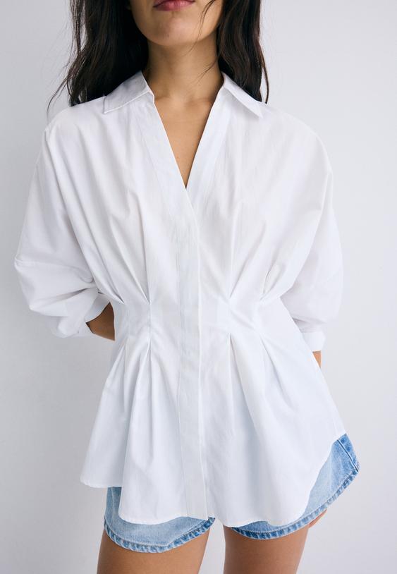 camicia in popeline con pieghe