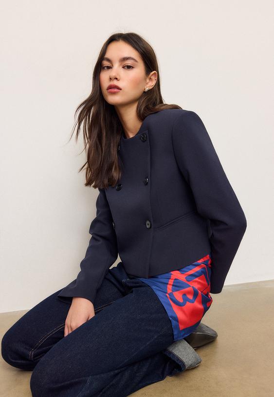 americana corta cuello redondo