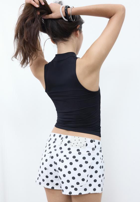 top poliamida detalle cuello