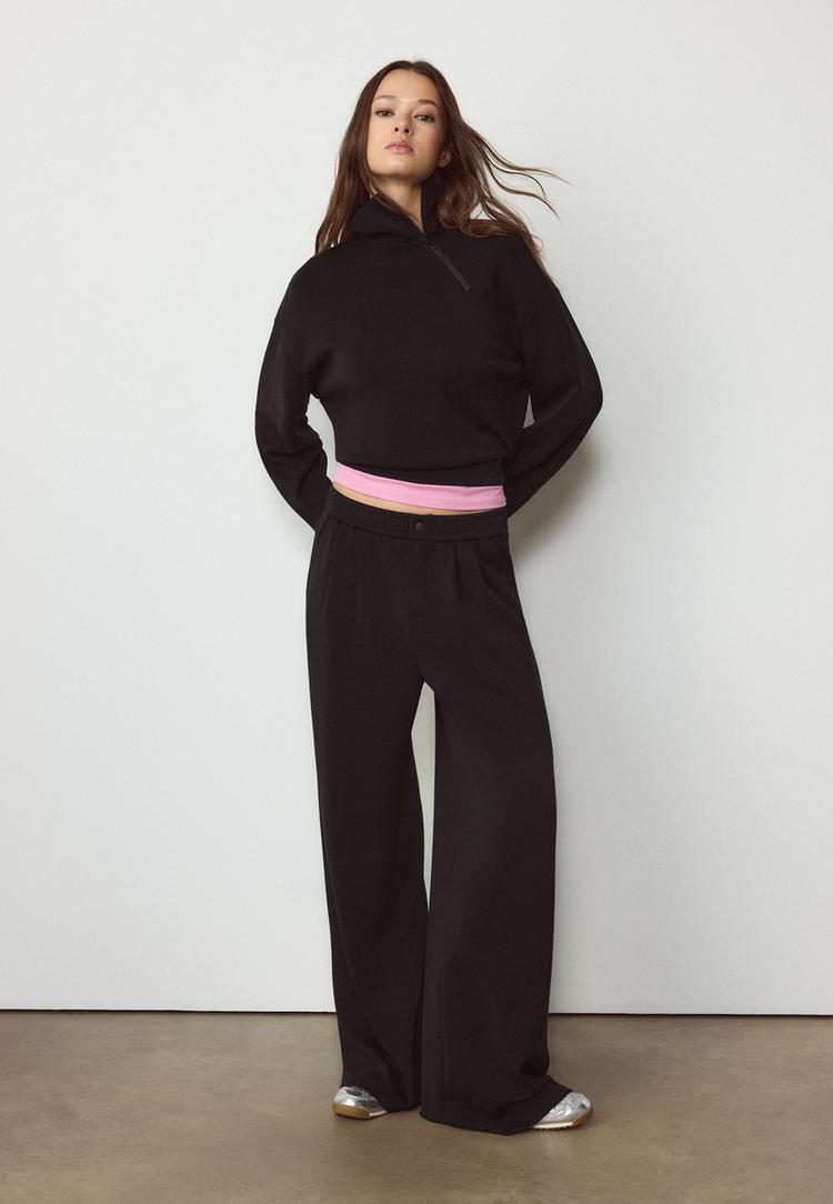 Stradivarius Φούτερ Με Φερμουάρ Στο Πλάι Και Απαλή Υφή Μαύρο M