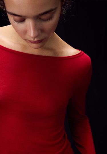 Basic wool and silk boat neck jumper — Red 7