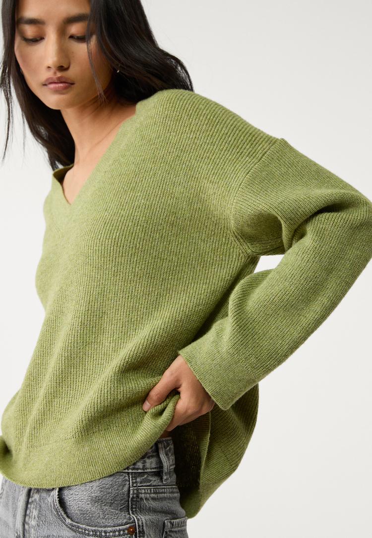 pull col en v feutre