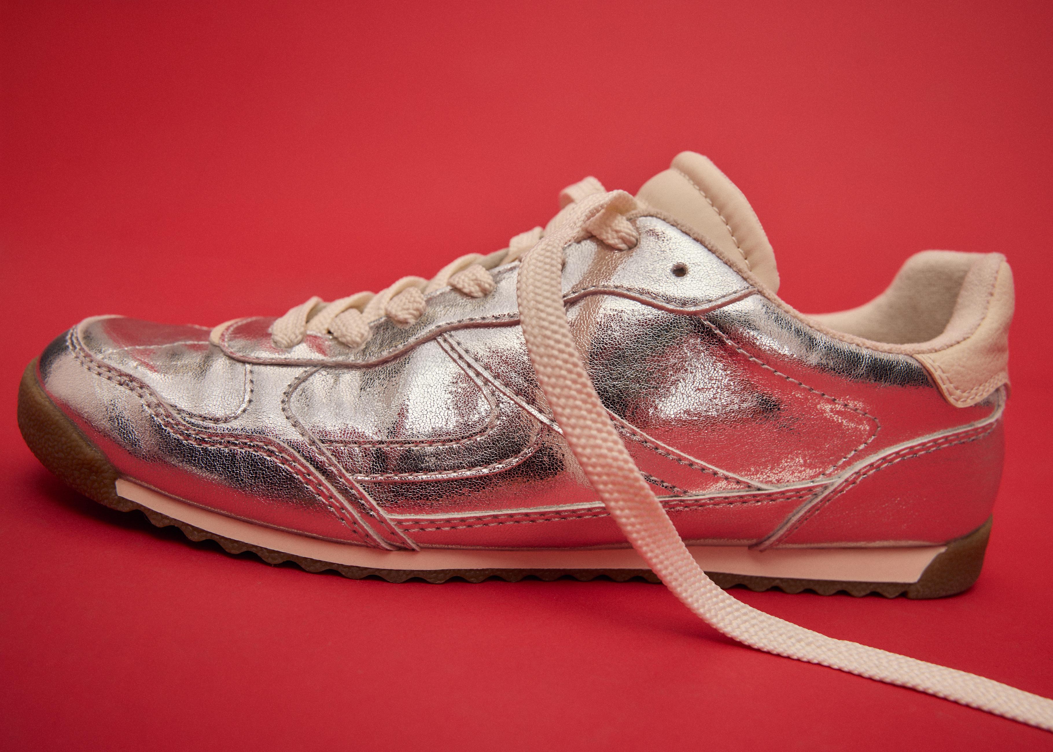 Metallic-effect trainers — SILVER