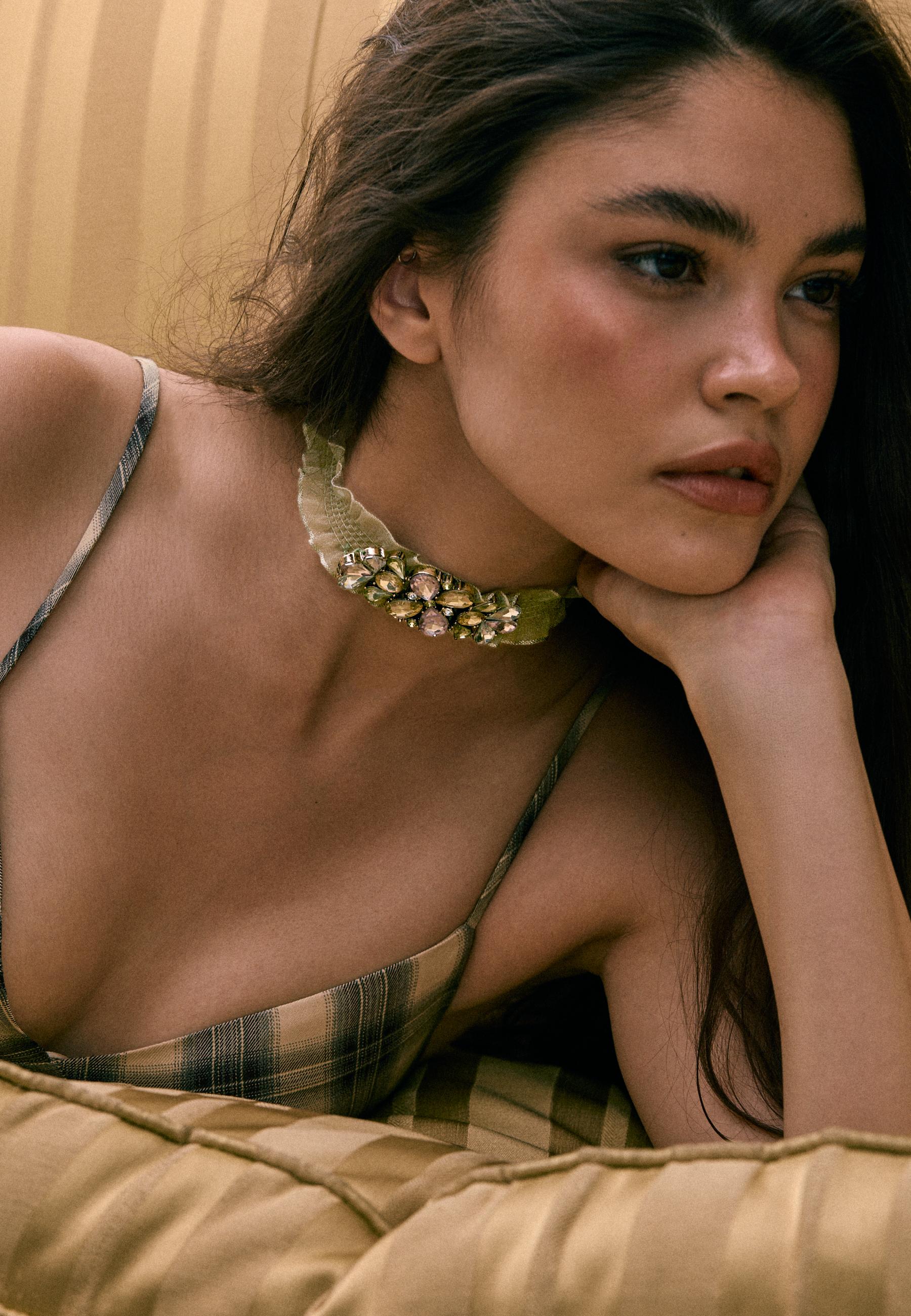 Set of 2 fabric choker necklaces — Khaki