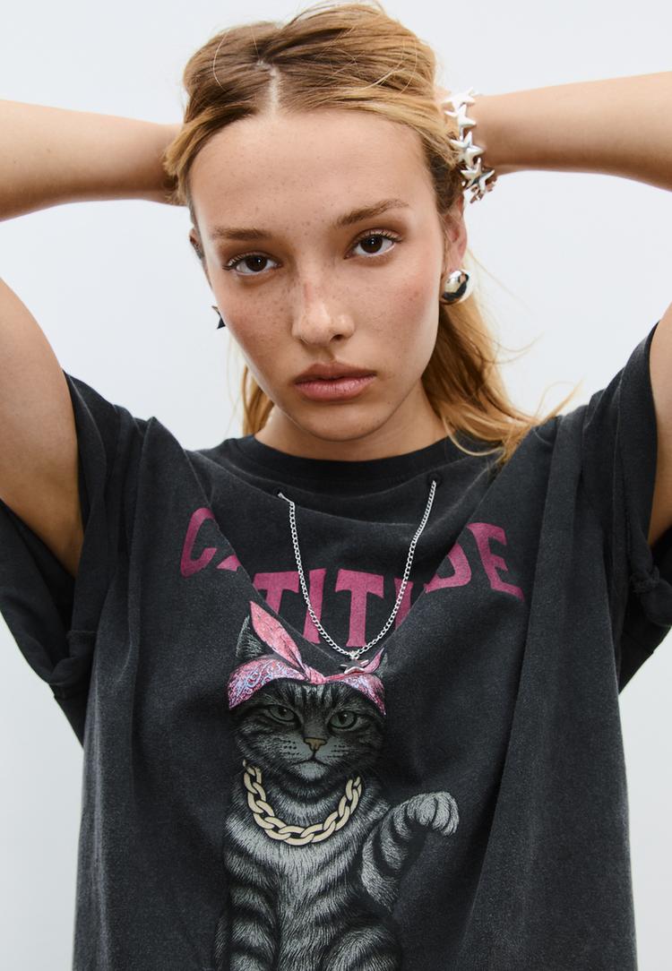 camiseta estampado catitude aplique