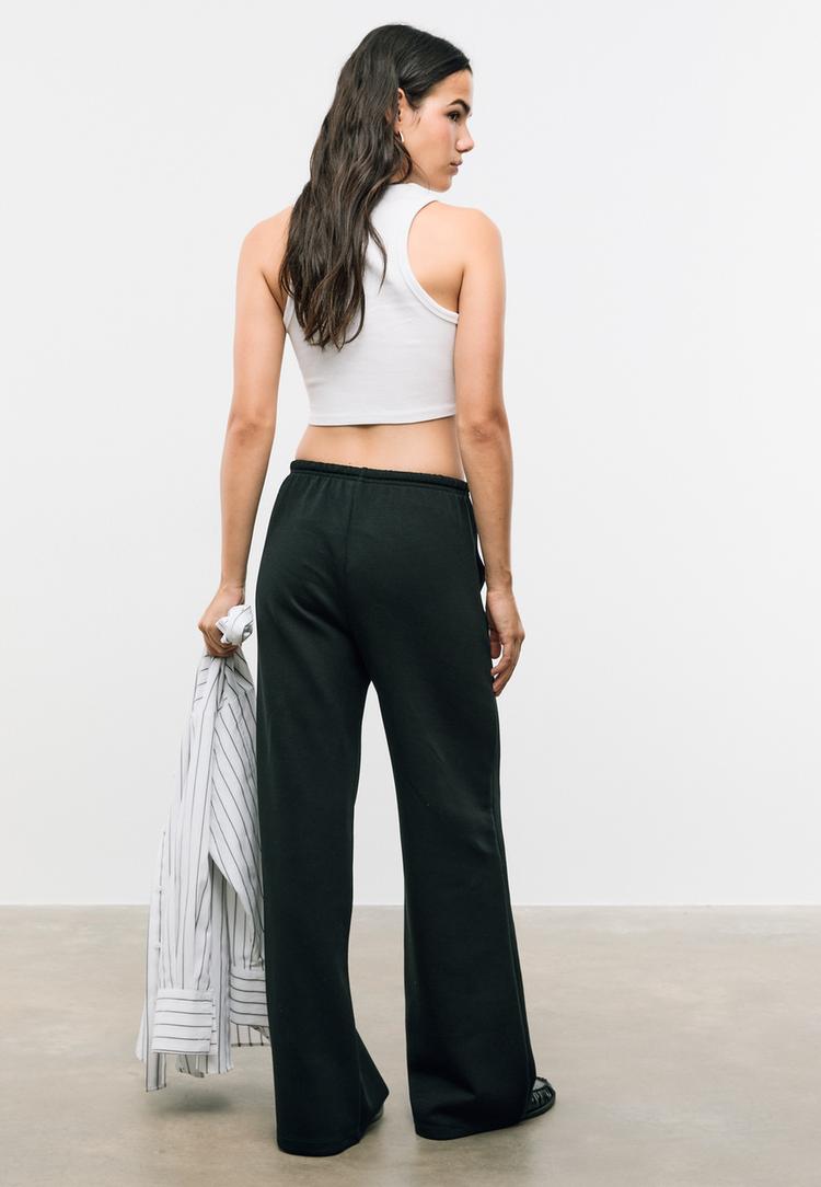 pantalon jogger cordones