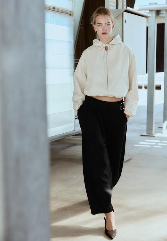 Stradivarius Pantaloni Eleganți Cu Pense Și Cordon Negru 32