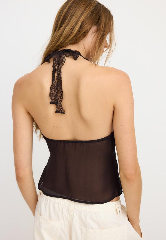 neckholdertop-mit-spitzendetail