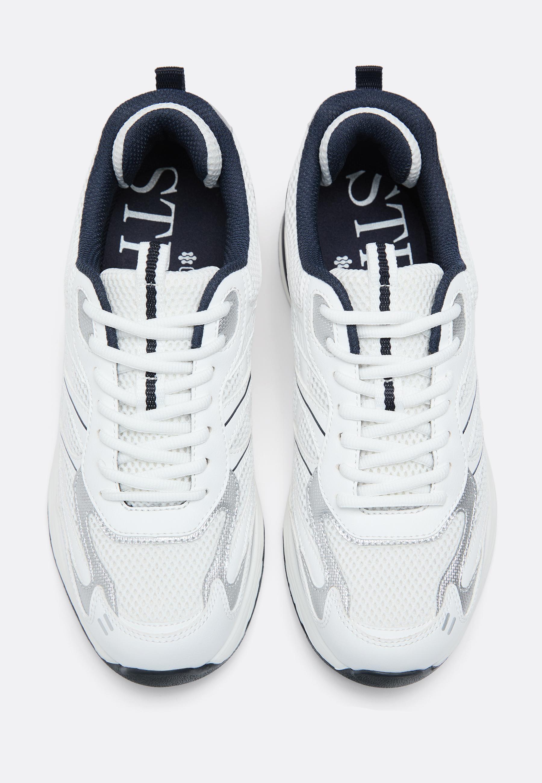 Trainers with detail — WHITE