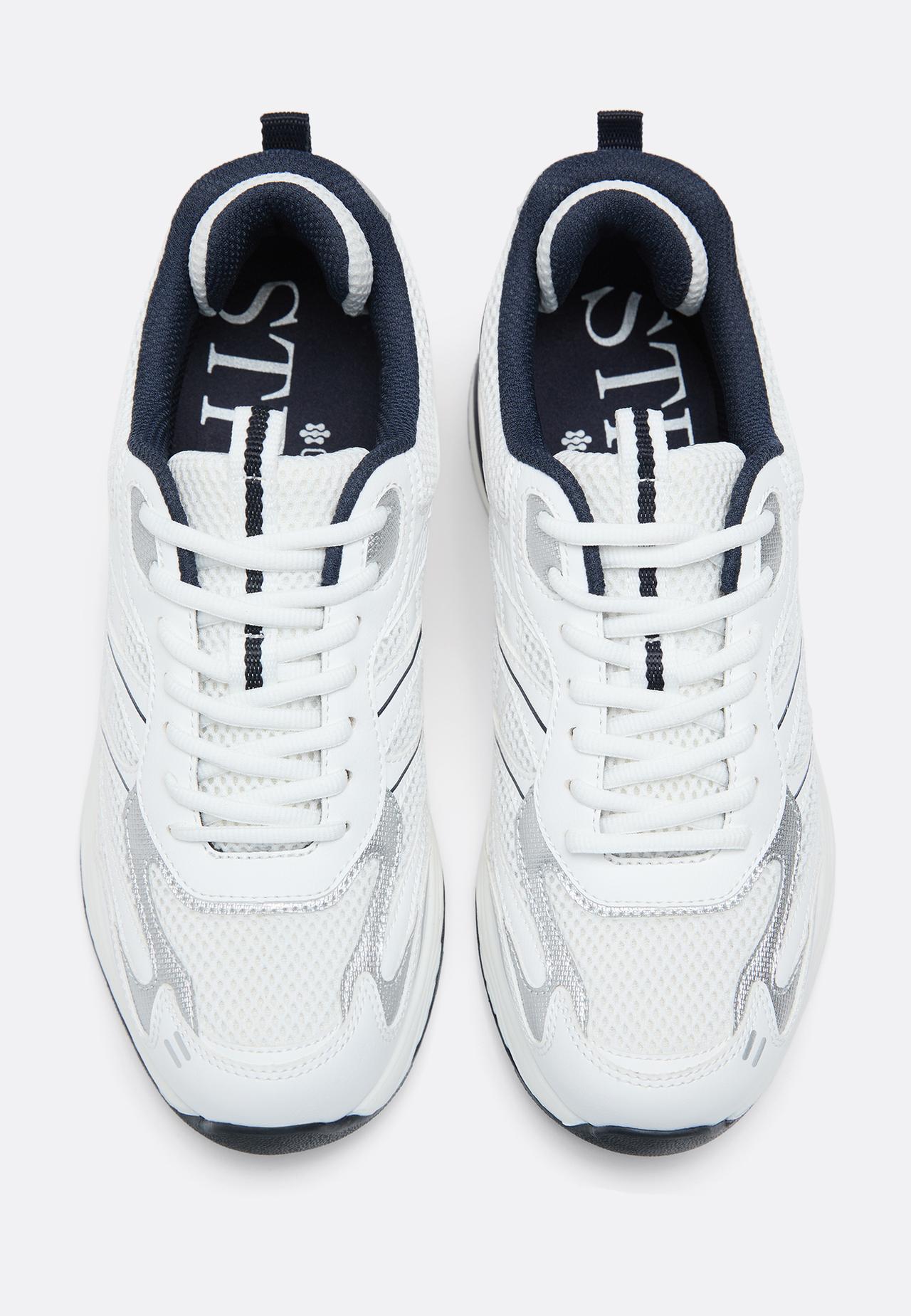 Trainers detail — WHITE