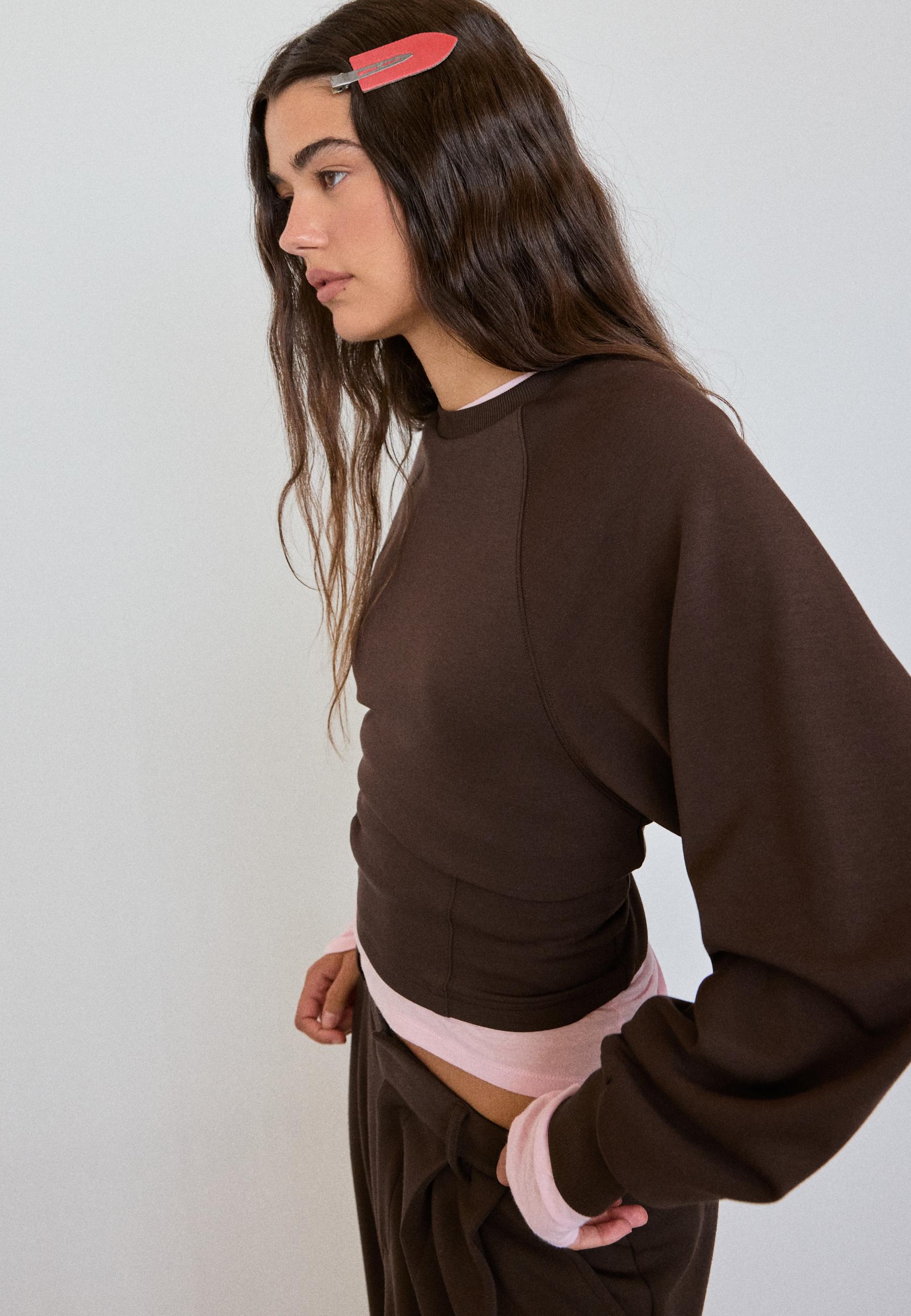 Stradivarius Yumuşak dokulu, beli oturan sweatshirt görsel 2