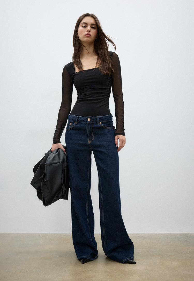 body van tule met vierkante halslijn