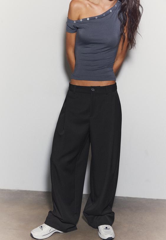 Stradivarius Barrel Smart Trousers With Darts Black 16