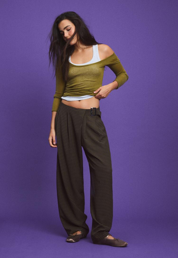 Панталон От Лека Материя На Каре С Катарама