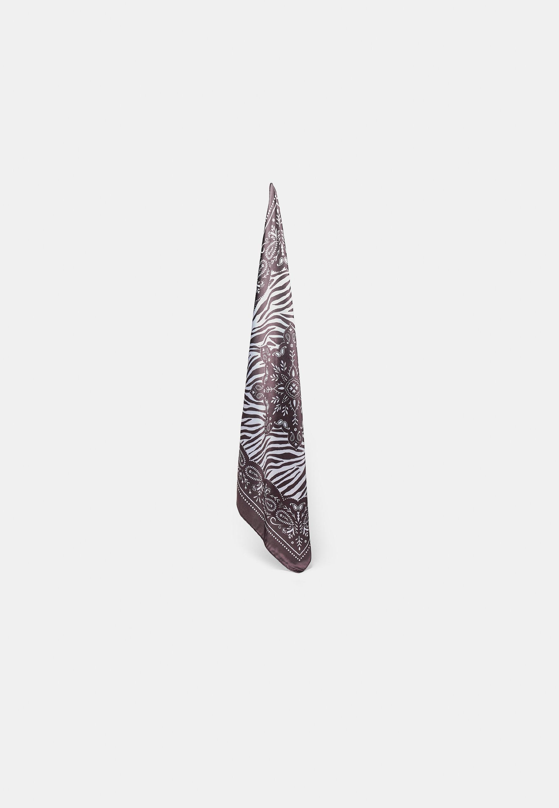Printed scarf — Brown